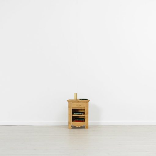 Harmónia nyitott fenyő éjjeliszekrény
