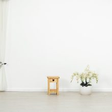 Harmónia kis fiókos fenyő éjjeliszekrény
