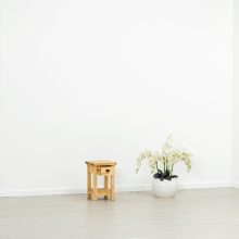 Harmónia kis fiókos fenyő éjjeliszekrény
